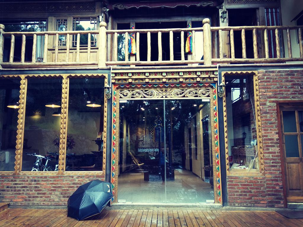Shangri-La mid - mountain homestay Extérieur photo