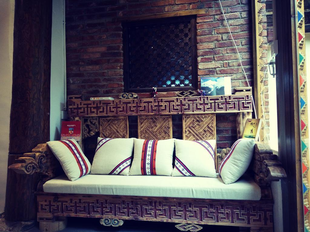 Shangri-La mid - mountain homestay Extérieur photo