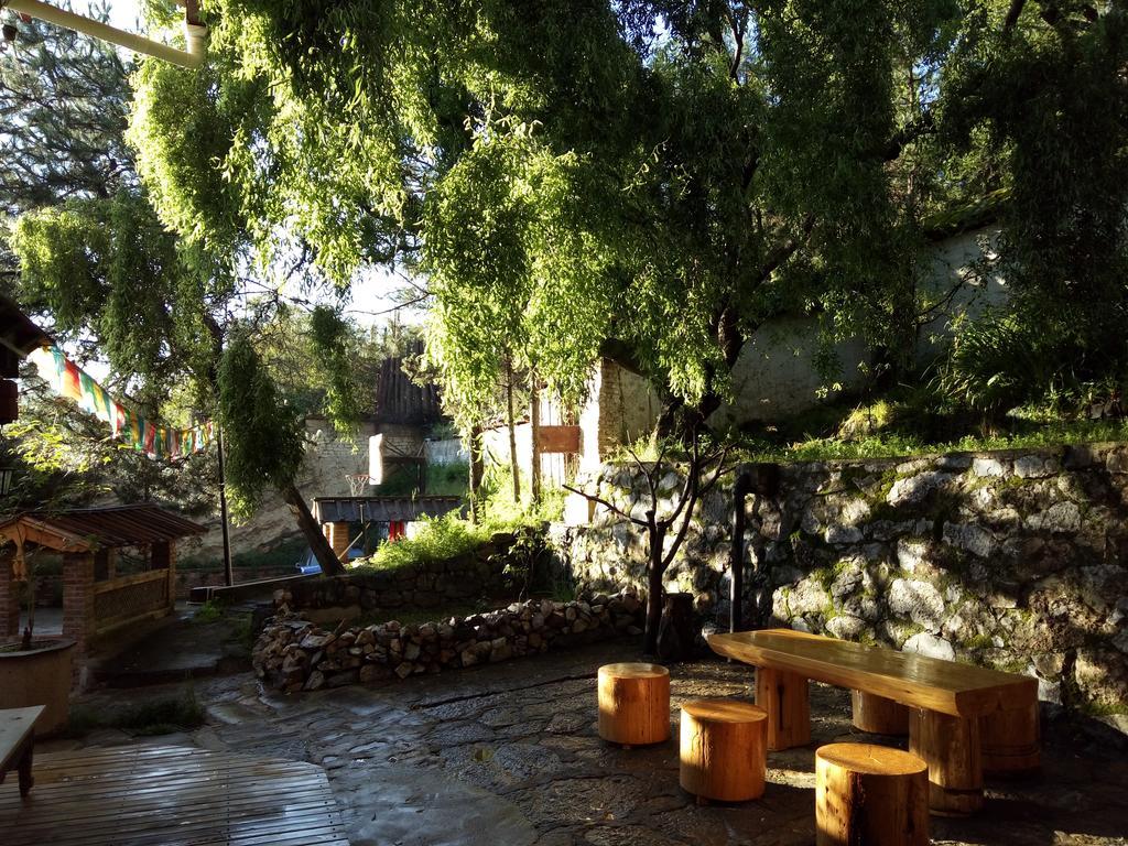 Shangri-La mid - mountain homestay Extérieur photo