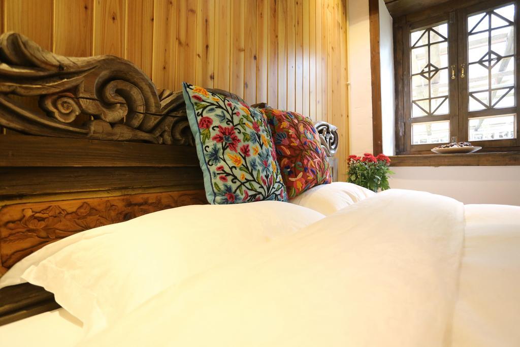 Shangri-La mid - mountain homestay Extérieur photo