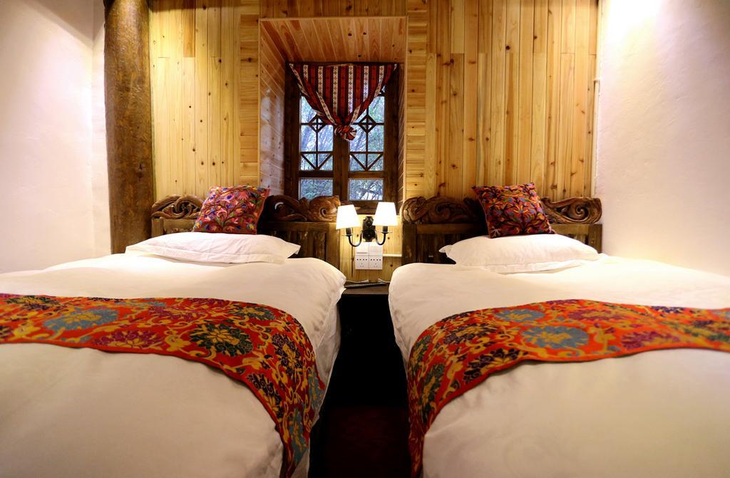 Shangri-La mid - mountain homestay Extérieur photo