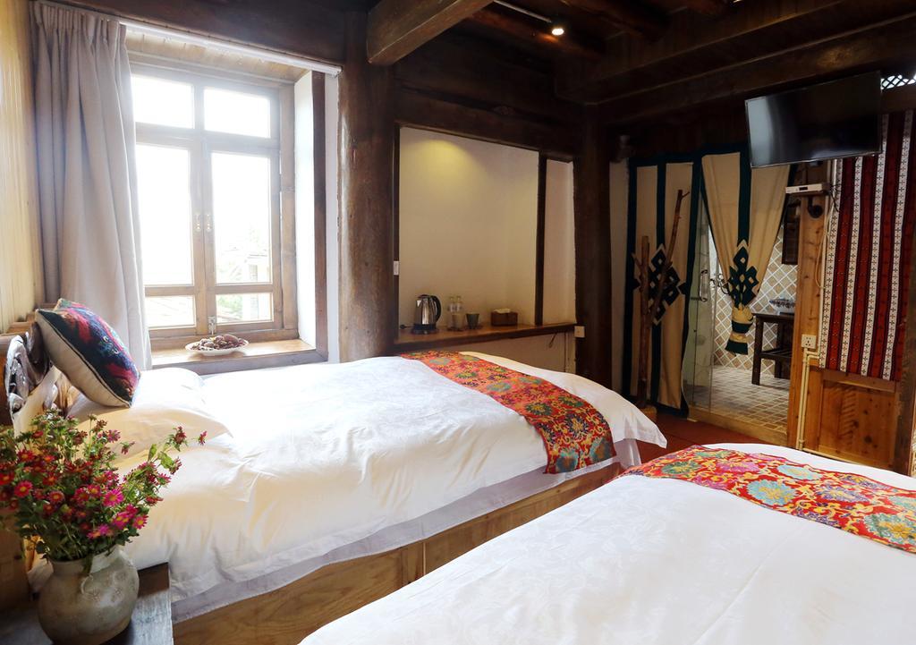 Shangri-La mid - mountain homestay Extérieur photo