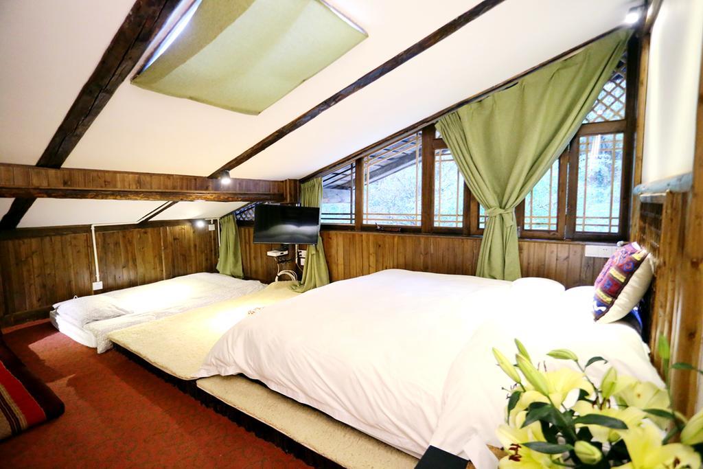 Shangri-La mid - mountain homestay Extérieur photo