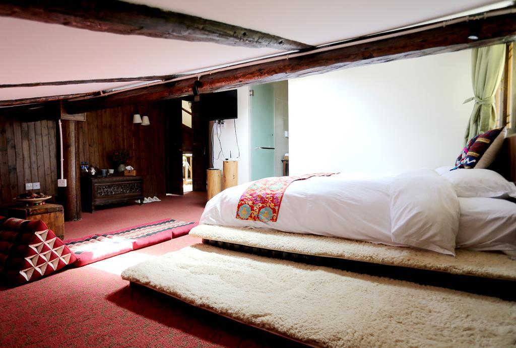 Shangri-La mid - mountain homestay Extérieur photo
