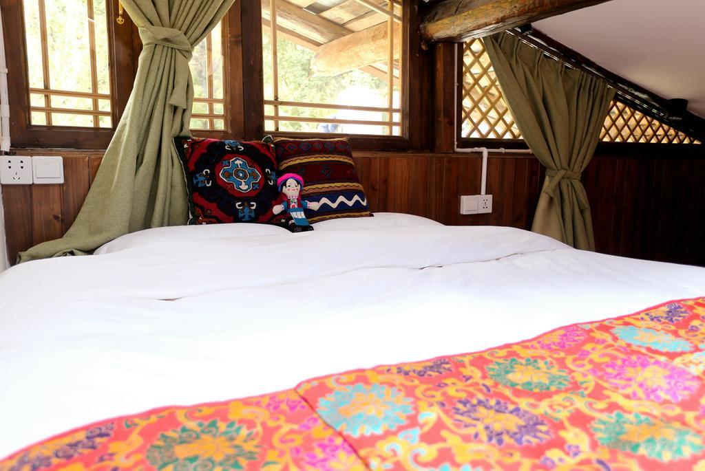 Shangri-La mid - mountain homestay Extérieur photo