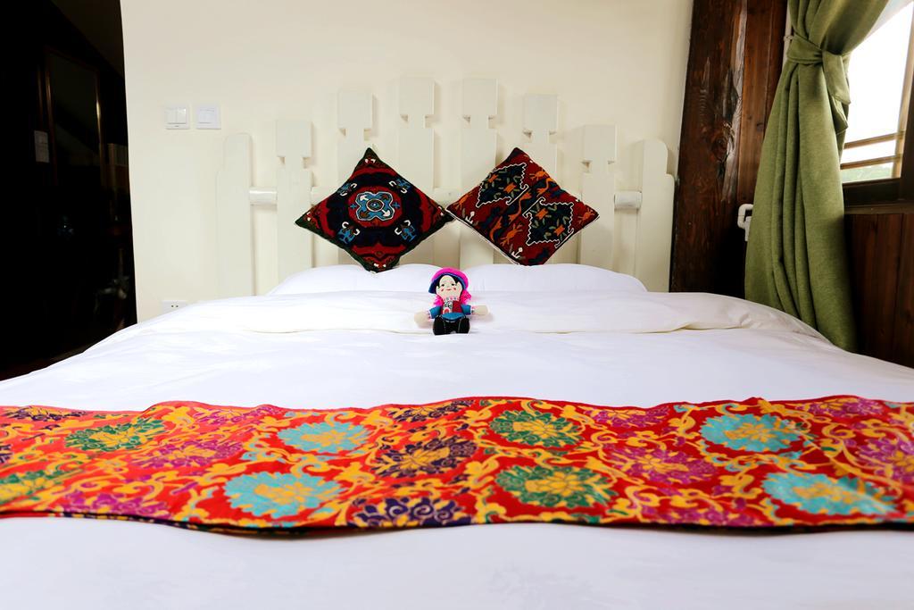 Shangri-La mid - mountain homestay Extérieur photo
